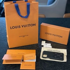 Louis Vuitton iPhone 11 Pro Max Bumper Case M69367